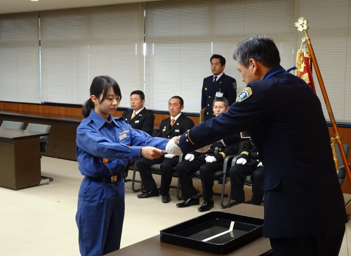 写真　豊田市学生消防団活動認証状の交付の様子