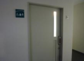 若園運動広場　多目的トイレ　1階01