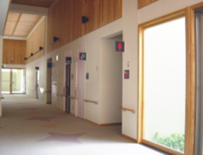 まどいの丘1階 多目的トイレ01