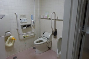 1階トイレ　便器、手すり