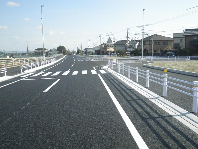 西岡吉原線 完成区間の写真