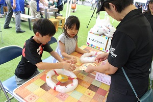 工作する子どもたち