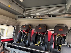 化学消防ポンプ自動車　座席
