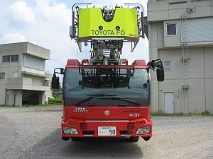 35m級はしご自動車　前面