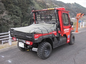 小型救助車　後ろ