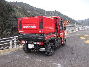 小型救助車　後ろ02
