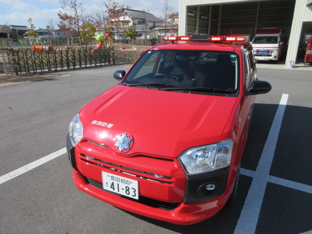 広報車