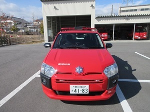 広報車　前